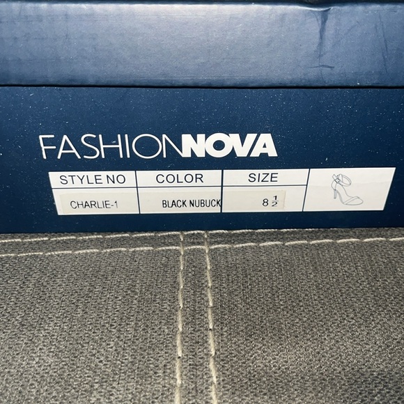 Black heels - Picture 4 of 4